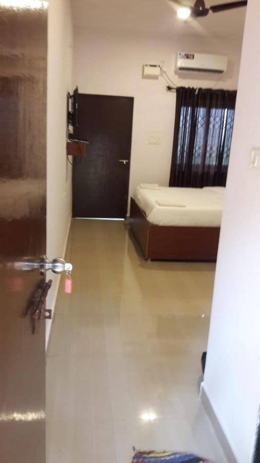 Fullmoon Beach Place Candolim Exterior photo