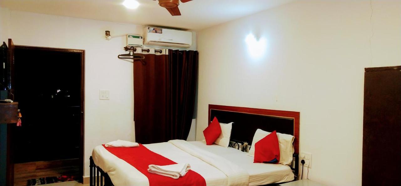 Fullmoon Beach Place Candolim Exterior photo