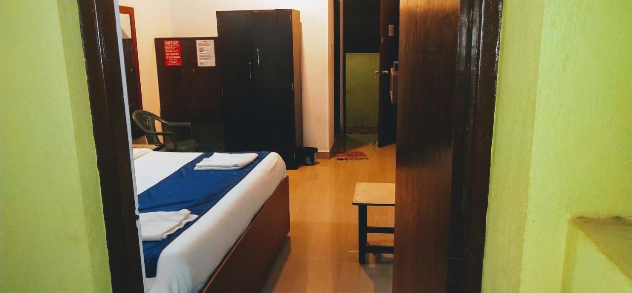 Fullmoon Beach Place Candolim Exterior photo