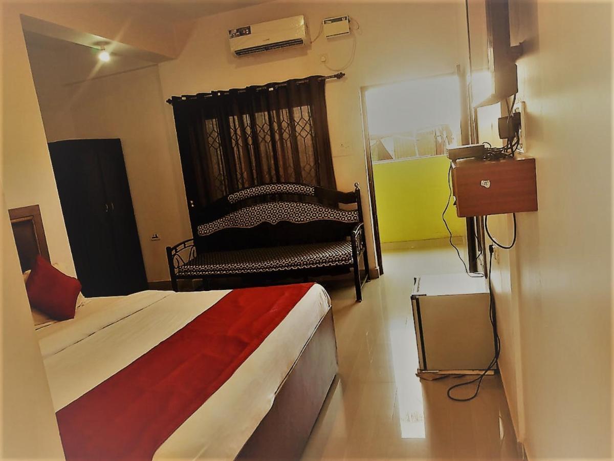 Fullmoon Beach Place Candolim Exterior photo